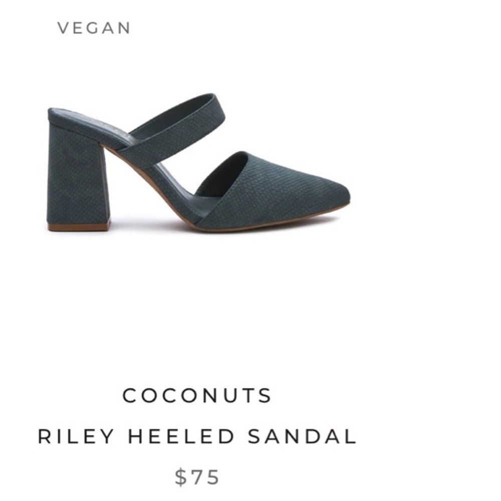 Vegan, embossed two-piece heeled sandal in sage